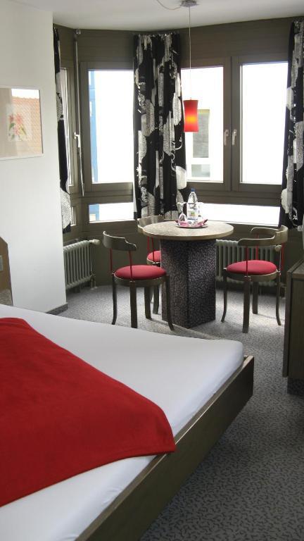 Hotel Am Schlossberg Μπέμπλινγκεν Δωμάτιο φωτογραφία